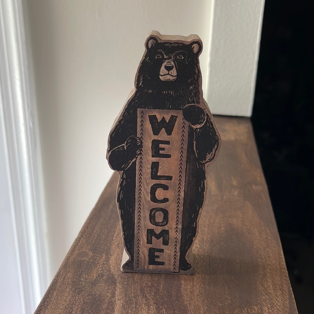 Bear welcome sign